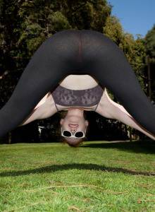 Redhead Bree Abernathy in black spandex yoga